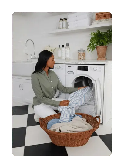 Wash by piece laundry service in Dubai , affordable laundry service ,laundry delivery service